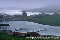View of Scalloway and Scalloway castle, Shetland  - Vue de Scalloway  13302