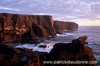 Eshaness basalt cliffs, Shetland, Scotland. -  Falaises basaltiques d'Eshaness  13557