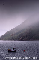 Northmavine: Ronas Voe and boat, Shetland - Le fjord de Ronas Voe  13645