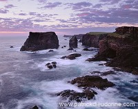 Sunset over Eshaness basaltic cliffs. Shetland -  Couchant sur falaises basaltiques 13581