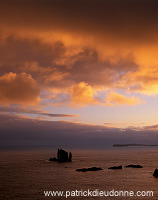 The Drongs at sunset, Shetland -  Les Drongs au couchant  13586