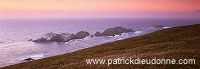 Muckle Flugga lighthouse, Unst, Shetland / Phare de Muckle Flugga, Hermaness  14120