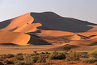 Red sand dunes, Sossusvlei, Namibia - Dunes, desert du Namib 14328 Red sand dunes, Sossusvlei, Namibia - Dunes, desert du Namib 14328