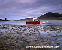 Red Boat in Achill Sound, Ireland - Bateau rouge, Achill, Irlande  15377