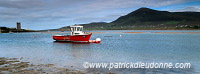 Red Boat in Achill Sound, Ireland - Bateau rouge, Achill, Irlande  15365