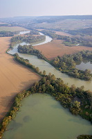 Meandres de Marne, aval Epernay, Marne (51), France - FMV107 Meandres de Marne, aval Epernay, Marne (51), France - FMV107