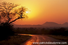 Sunrise, Kruger NP, South Africa - Afrique du Sud - 21195