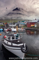 Leirvik harbour, Eysturoy, Faroe islands - Port de Leirvik, iles Feroe - FER139