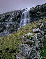 Waterfall, Saksun, Faroe islands - Cascade a Saksun, iles Feroe - FER005