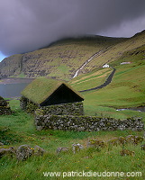 Old farm, Saksun, Streymoy, Faroe islands - Ferme traditionnelle, iles Feroe - FER021