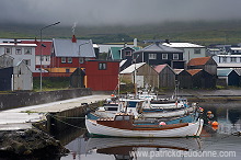 Leirvik harbour, Eysturoy, Faroe islands - Port de Leirvik, iles Feroe - FER140