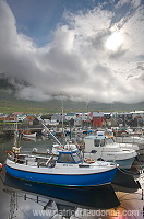 Leirvik harbour, Eysturoy, Faroe islands - Port de Leirvik, iles Feroe - FER154