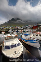 Leirvik harbour, Eysturoy, Faroe islands - Port de Leirvik, iles Feroe - FER157