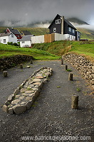 Viking site, Leirvik, Eysturoy, Faroe islands - Maison viking, iles Feroe - FER166