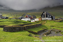Viking site, Leirvik, Eysturoy, Faroe islands - Maison viking, iles Feroe - FER171