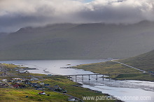 Nordskali bridge, Faroe islands - Pont de Nordskali, iles Feroe - FER686