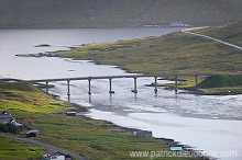 Nordskali bridge, Faroe islands - Pont de Nordskali, iles Feroe - FER687