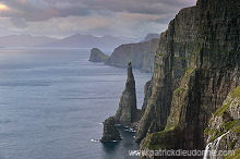 Oknadalsdrangur, Sandoy, Faroe islands - Oknadalsdrangur, iles Feroe - FER364