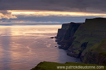 Suduroy SW coast, Faroe islands - Cote SO de Suduroy, Iles Feroe - FER505