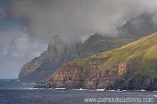 Coastal cliffs, Suduroy, Faroe islands - Falaises, Suduroy, Iles Feroe - FER542