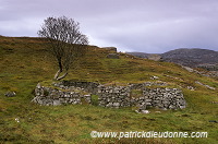 Old blackhouse in ruin, South Harris, Scotland - Ecosse - 18635 Old blackhouse in ruin, South Harris, Scotland - Ecosse - 18635