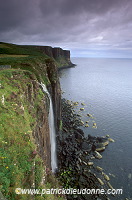 High basaltic cliffs, Kilt Rock, Skye, Scotland - Kilt Rock, Ecosse - 19347