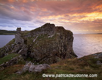 Dunscaith castle, Skye, Scotland - Chateau de Dunscaith, Skye, Ecosse  15951