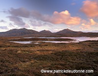 Loch Druidibeg at sunset, South Uist, Scotland -  Loch Druidibeg, Uist, Ecosse   15980