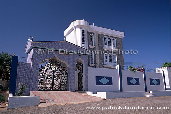 Al Mintarib (Mintrib), Sharqiyah. Nice modern house, OMAN (OM10333)