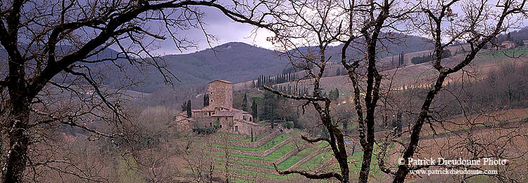 Tuscany, Chianti, fortified villa - Toscane, villa fortifiée  12110