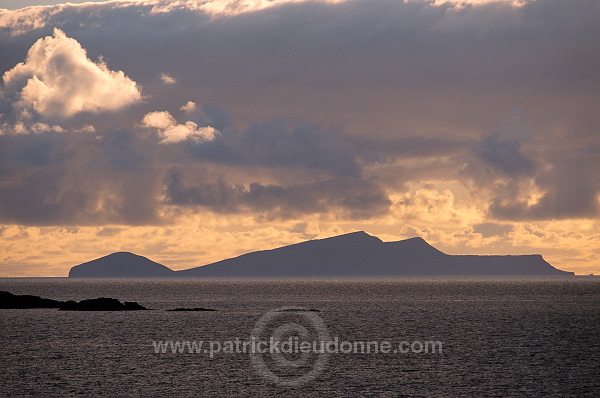 Foula on the horizon, Shetland, Scotland -  Foula sur l'horizon 13157