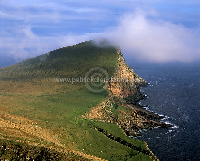 Foula, Shetland : The Noup (248 m) -  Falaises de The Noup, Foula  13144