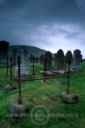 Graveyard, South Mainland, Shetland - Cimetière, Shetland  13751