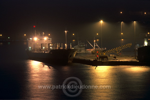 Scalloway harbour at night, Shetland - Port de Scalloway la nuit  13835
