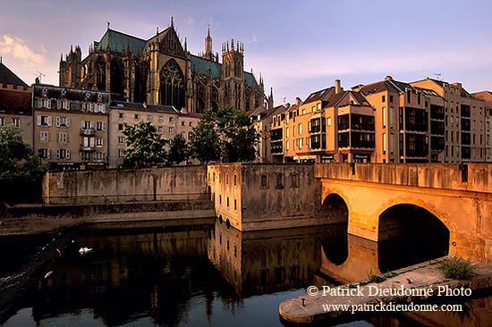 Cathédrale St Etienne, pont de la Préfecture, Metz - 17206