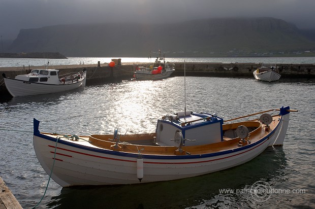 Boats, Suduroy, Faroe islands - Bateaux, Suduroy, Iles Feroe - FER537