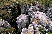 Karstic erosion, Yorkshire NP, England - Erosion karstique   12880