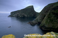 Fair Isle: Sheep Rock. Shetland. - Le rocher des moutons, Fair Isle  13043