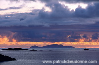 Foula on the horizon, Shetland, Scotland -  Foula sur l'horizon  13160
