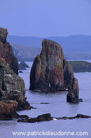 Stoura pund cliffs and stacks, Eshaness, Shetland - Falaises de Stoura Pund  13529