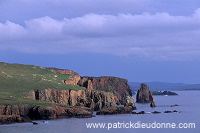 Stoura pund cliffs and stacks, Eshaness, Shetland - Falaises de Stoura Pund   13533