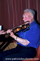 Fiddle music in Shetland, Eshaness - Violoniste, Shetland  13968
