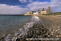 Houses and beach, Uyeasound, Unst, Shetland - Maisons et plage, Unst  14084