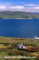 House and Dunmanus Bay, Ireland - Maison et cote rocheuse, Irlande  15481