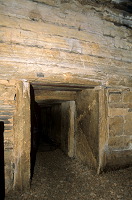 Maes Howe cairn, Orkney, Scotland -  Tombe de Maes Howe, Orcades, Ecosse  15655