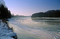 La Moselle prise par les glaces en hiver, près de Toul, France - 17129