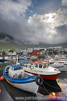 Leirvik harbour, Eysturoy, Faroe islands - Port de Leirvik, iles Feroe - FER158